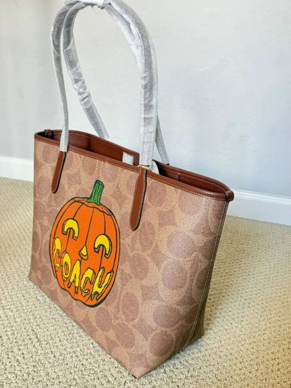 Coach Halloween Pumpkin City Tote Bag Signature Print Canvas Purse Bag NWT 2025